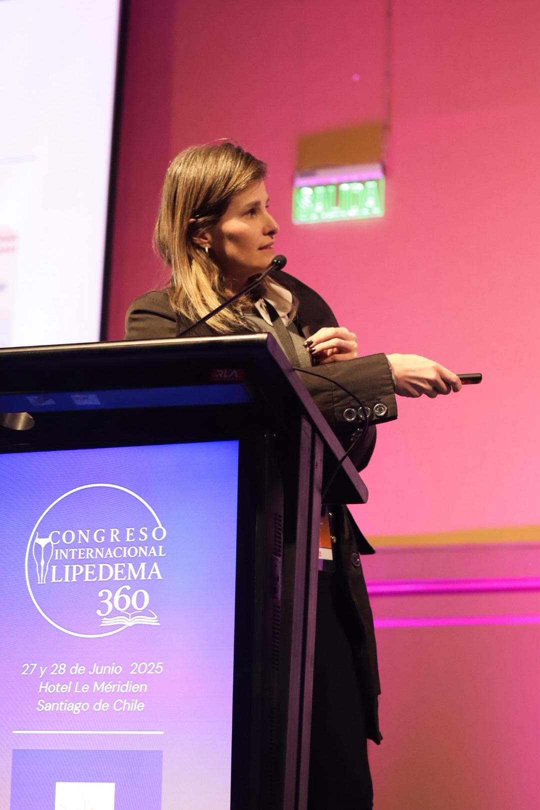Jaqueline Baiocchi during a consultation